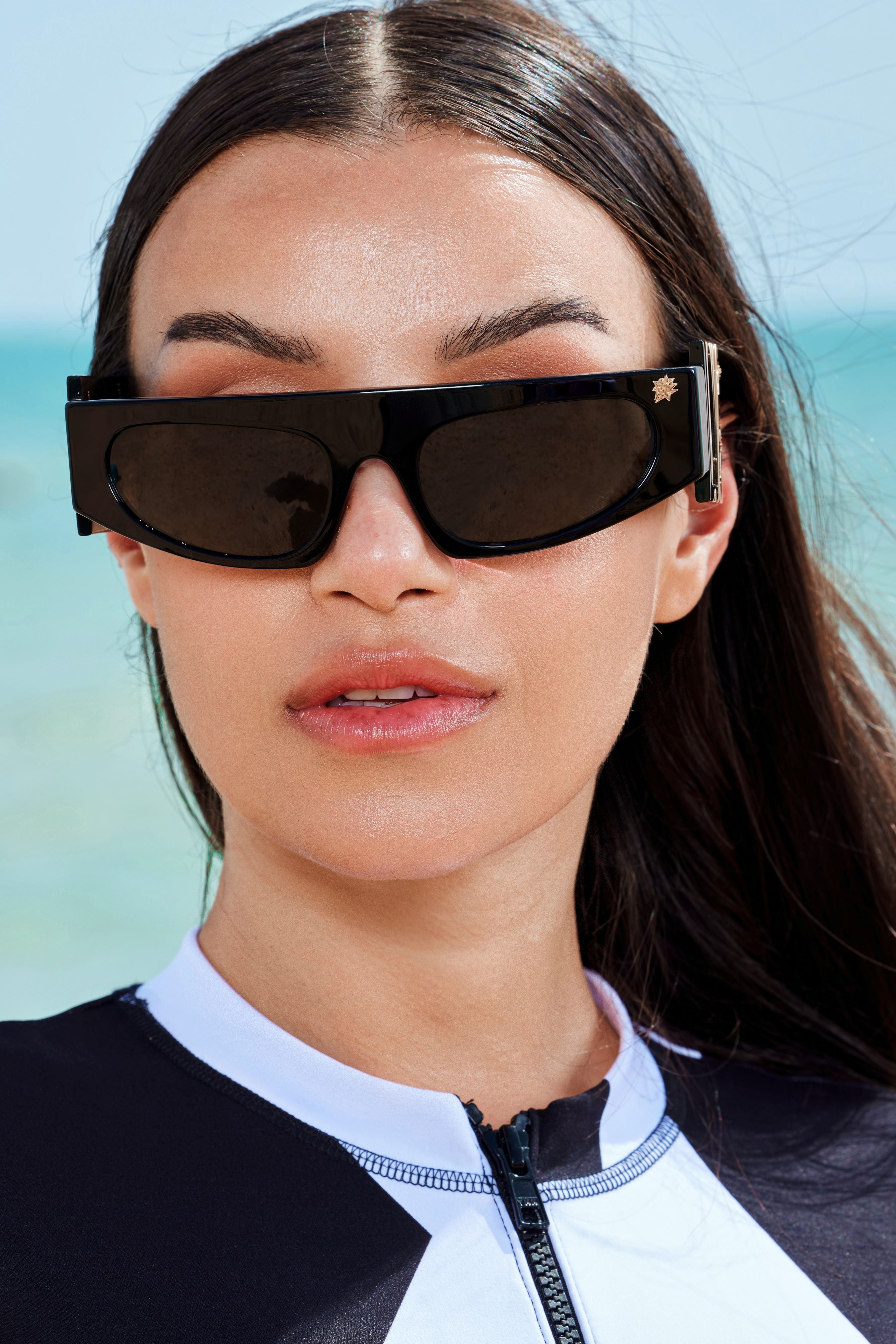 غالب 1.0 أسود