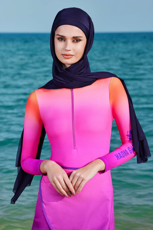غطاء رأس أزرق داكن بخطوة واحدة