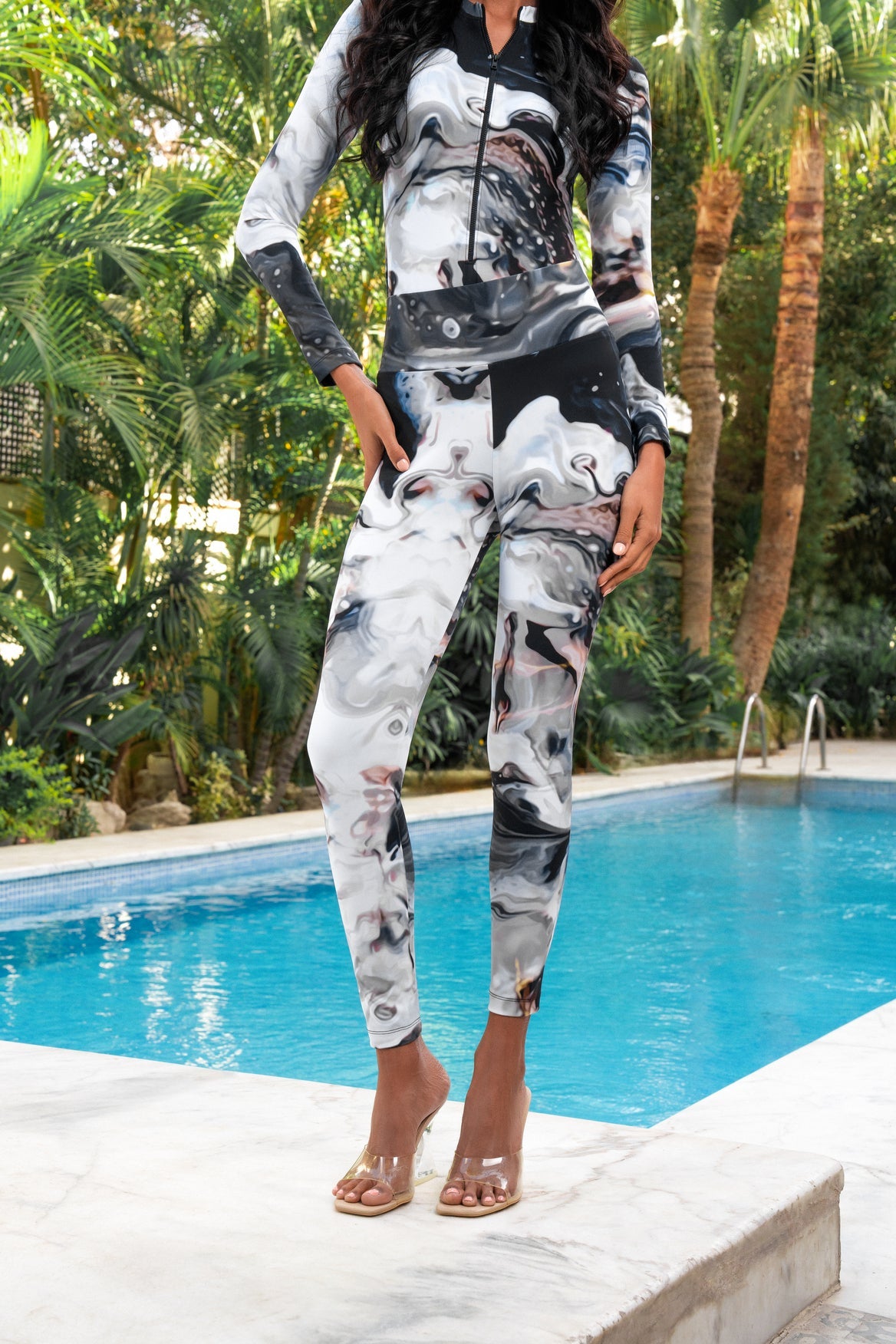 مجموعة ملابس السباحة الكاملة من جالاكتيكا