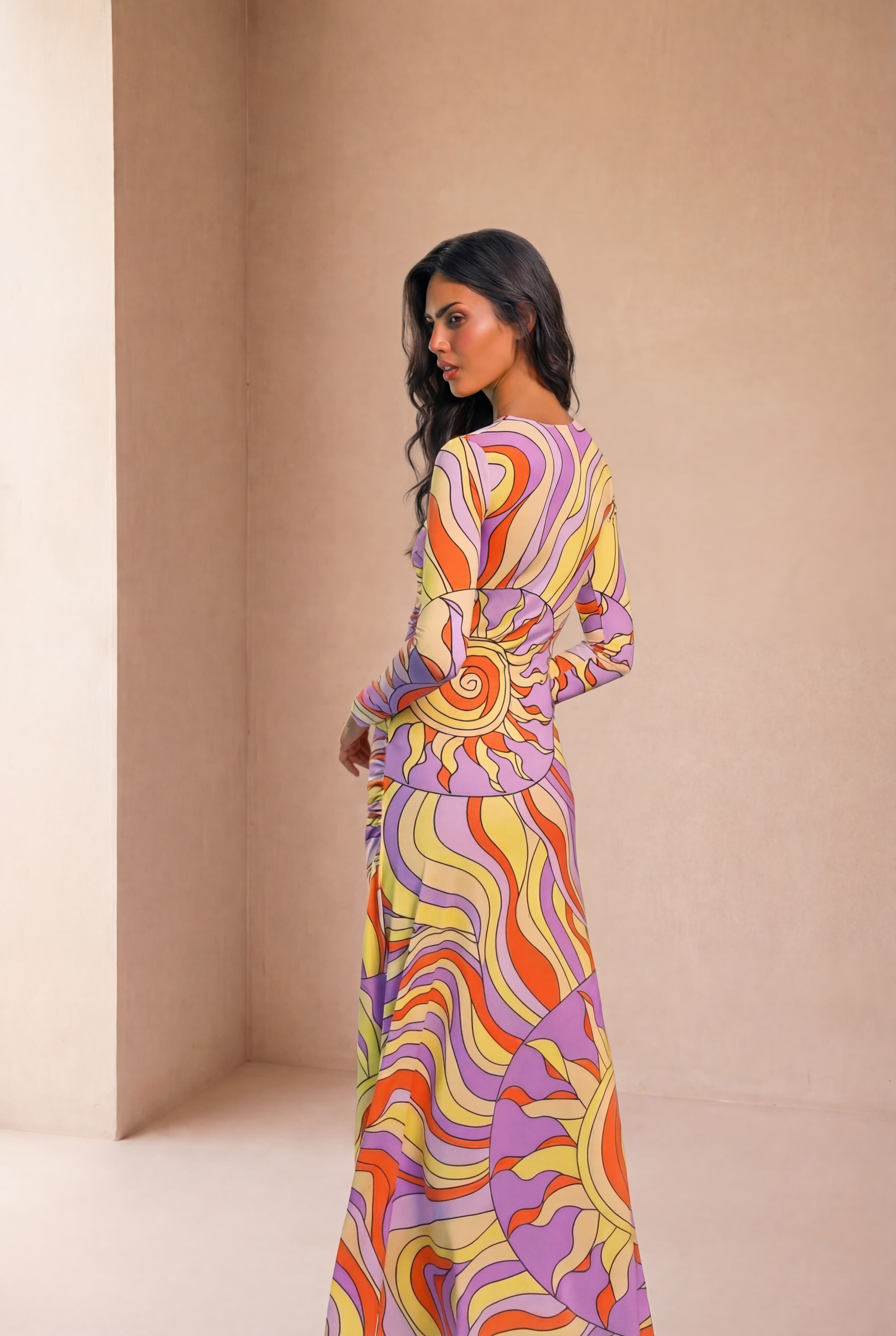 فستان الشمس للطلب المسبق 15 يومًا